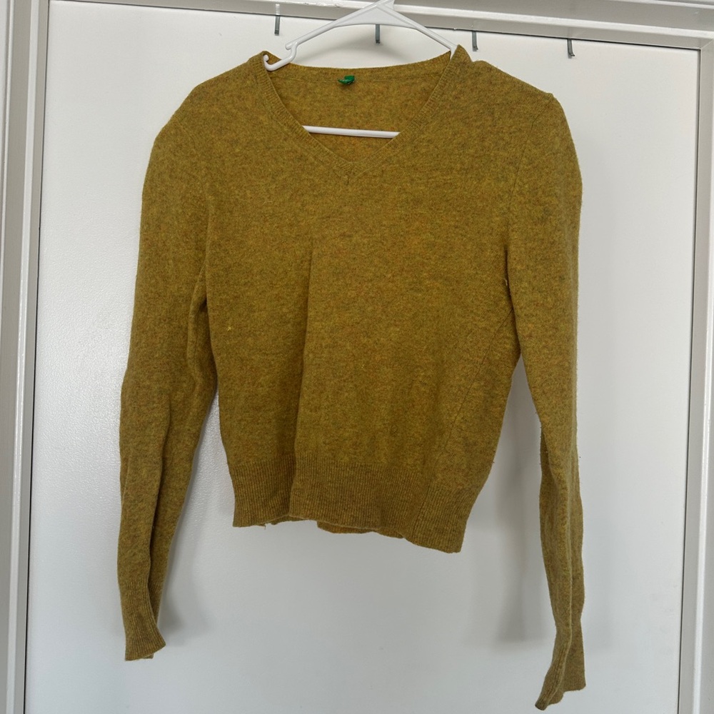 United Colors of Benetton  Cozy Mustard Wool V-Neck Women’s Sweater